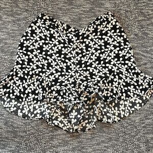 Who What Wear frilly floral shorts